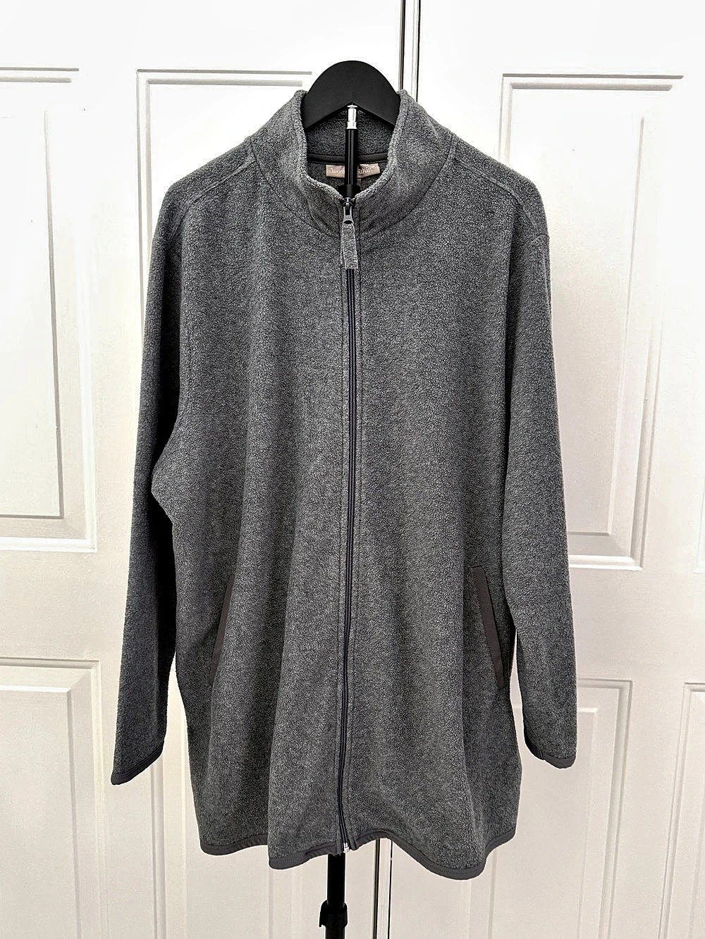 Woman Within Women's Gray Zip Front fleece Jacket Size 1X Like New